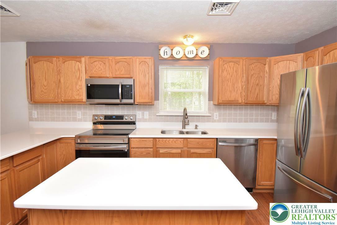 Property Photo: 5454 Jennifer Lane PA 18466
