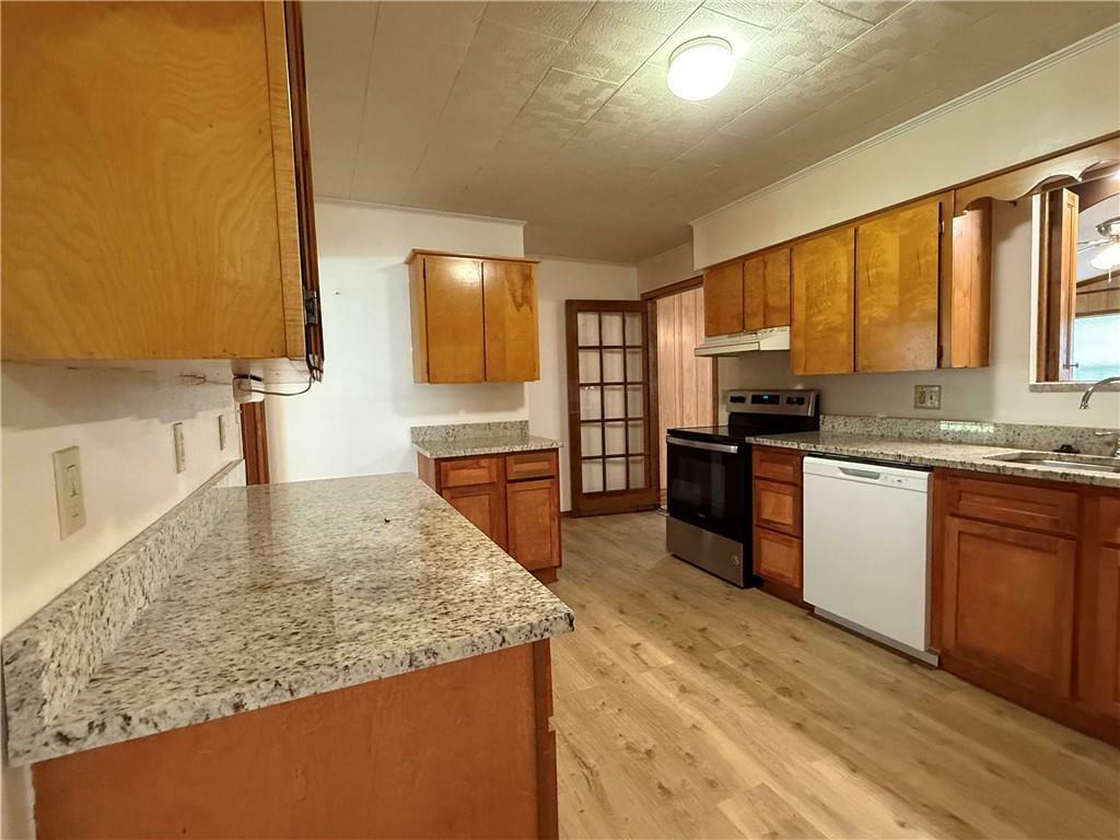 Property Photo: 215 Palm Avenue W AL 36535