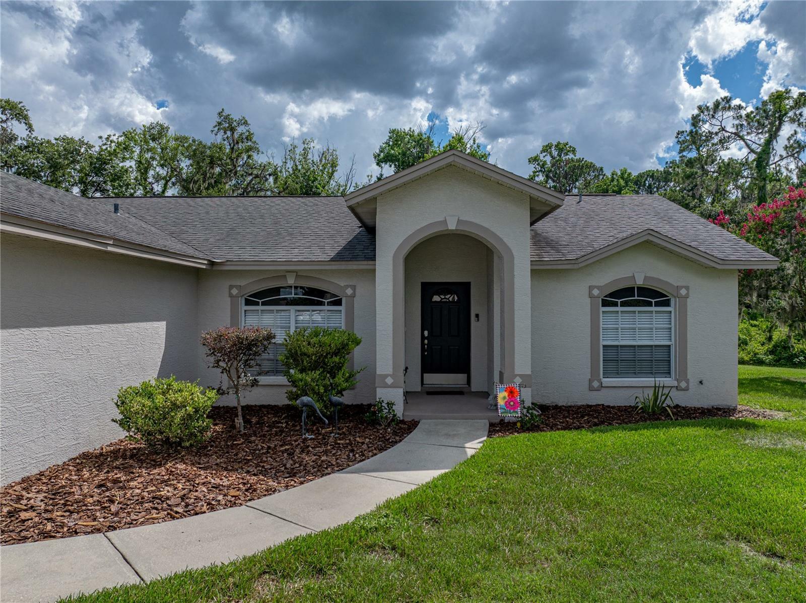 Property Photo:  3952 Laurel Branch Drive  FL 33810 