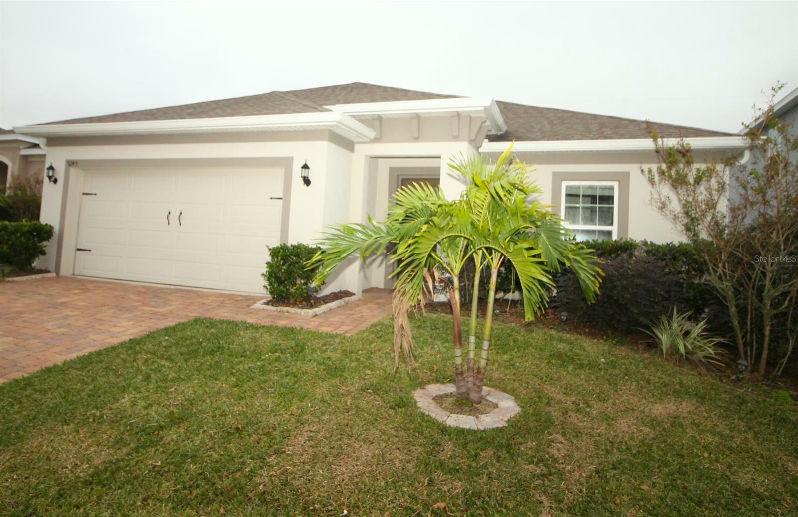 Property Photo:  