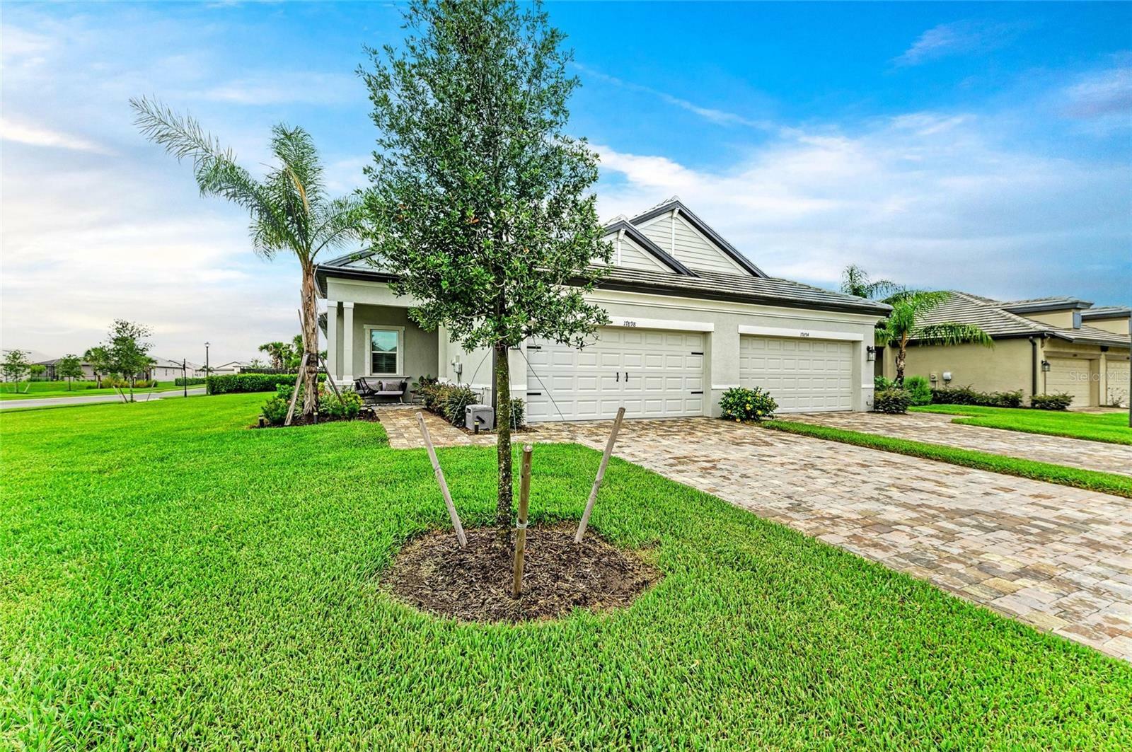 Property Photo: 17898 Cherished Loop FL 34211