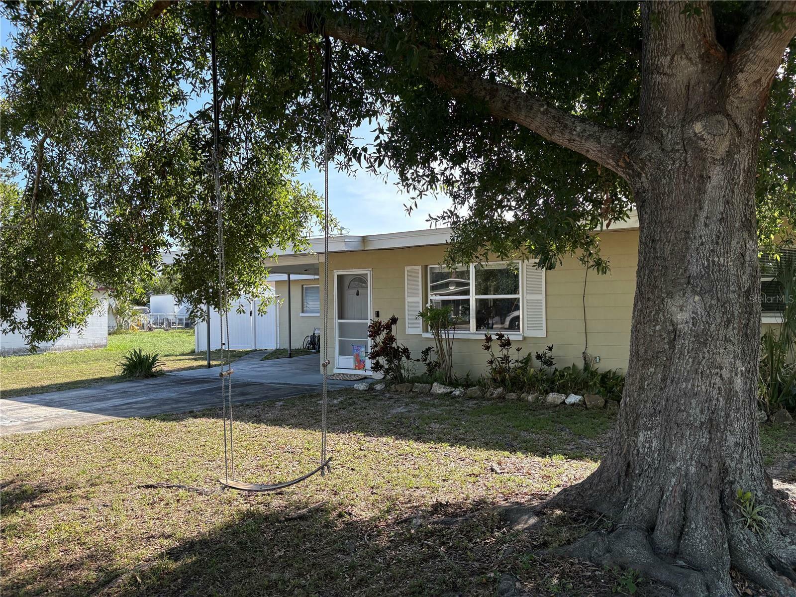 Property Photo: 1224 38th Street W FL 34205