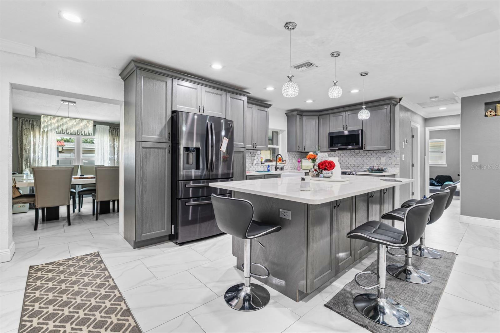 Property Photo: 5895 16th Street N FL 33703