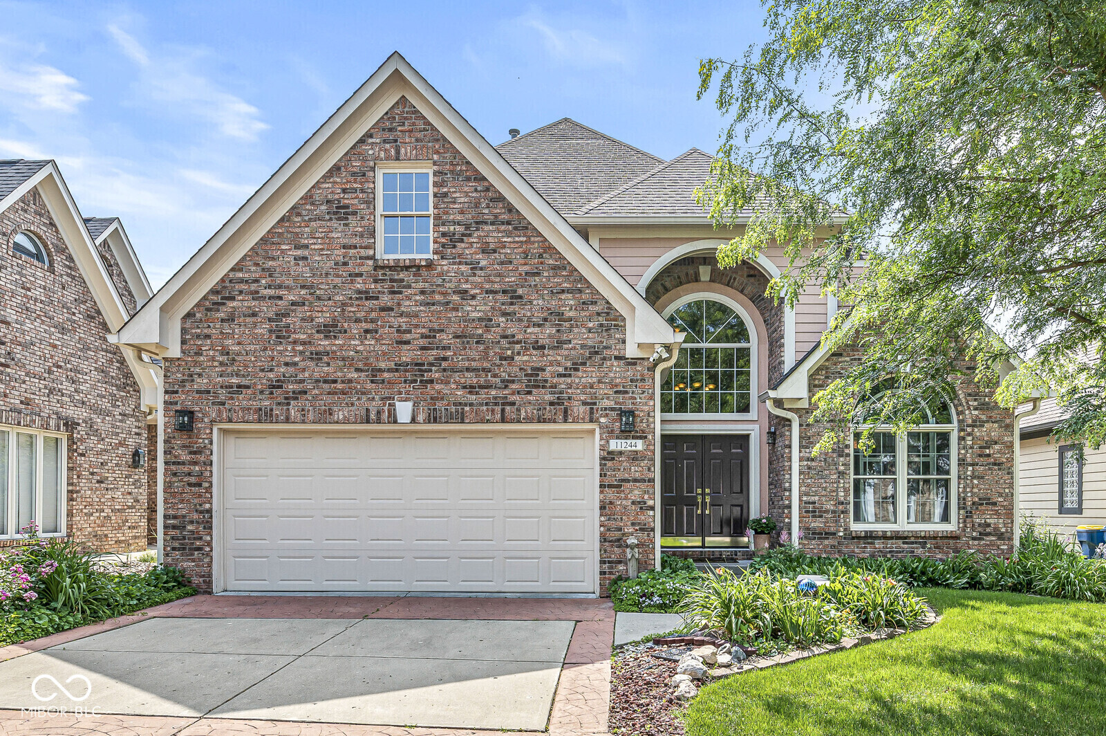 Property Photo: 11244 Blackwalnut Point IN 46236
