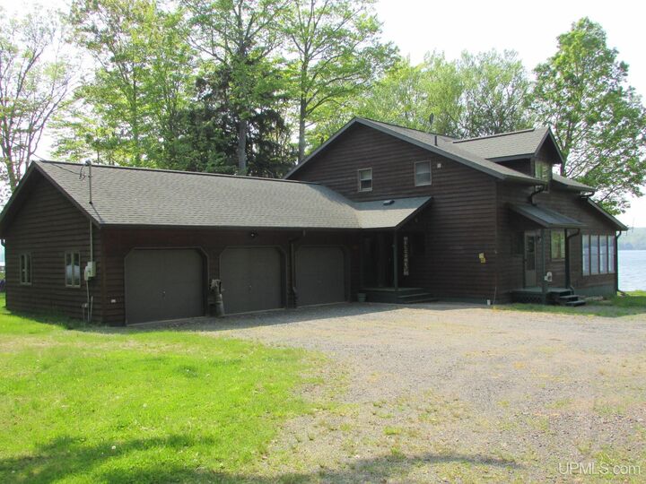 Property Photo:  20517 Park Road Road  MI 49962 