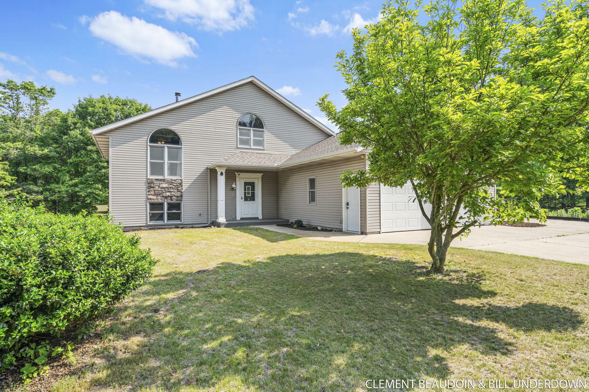 Property Photo: 6803 Dale Court MI 49408