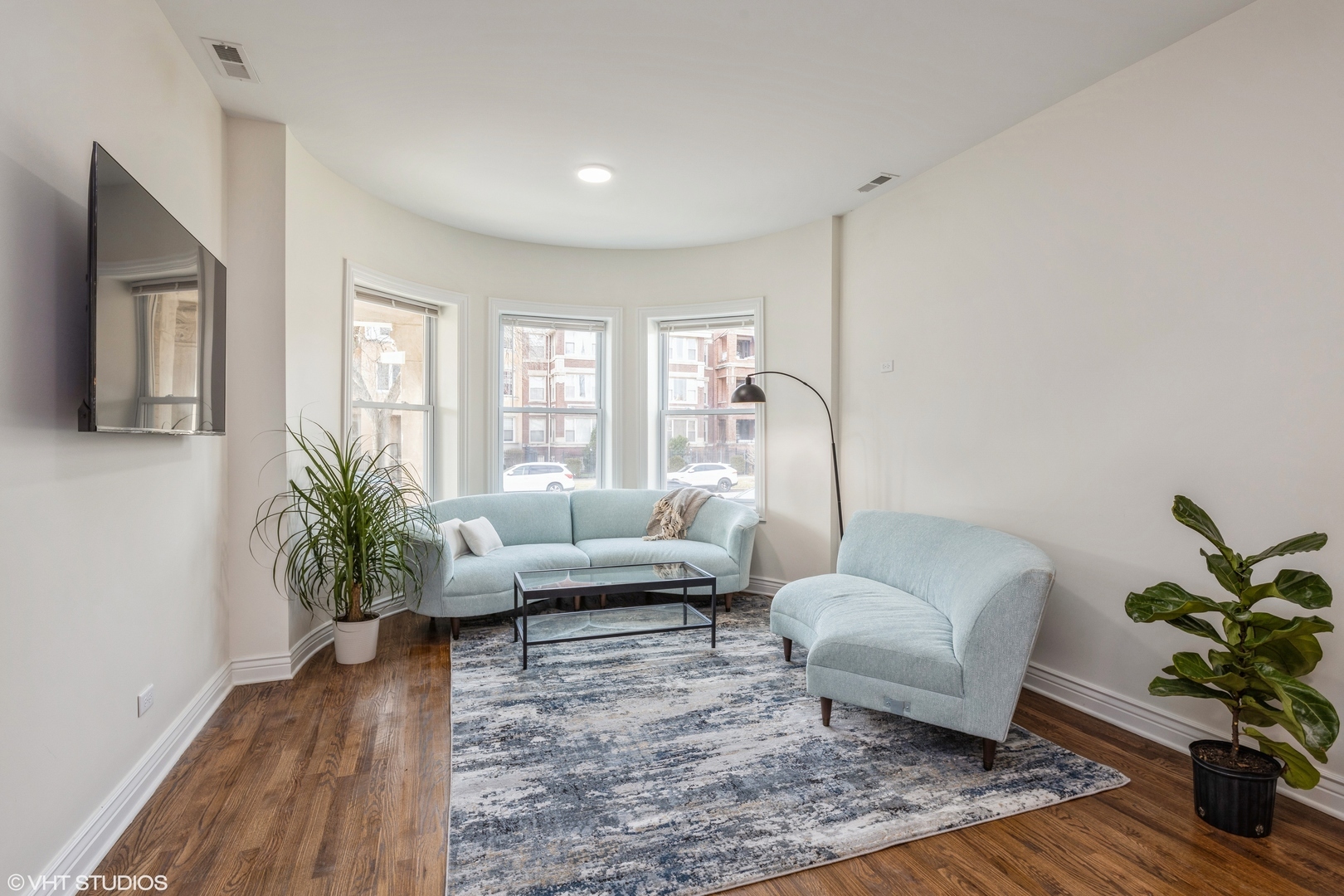 Property Photo: 5353 S Michigan Avenue 1F IL 60615