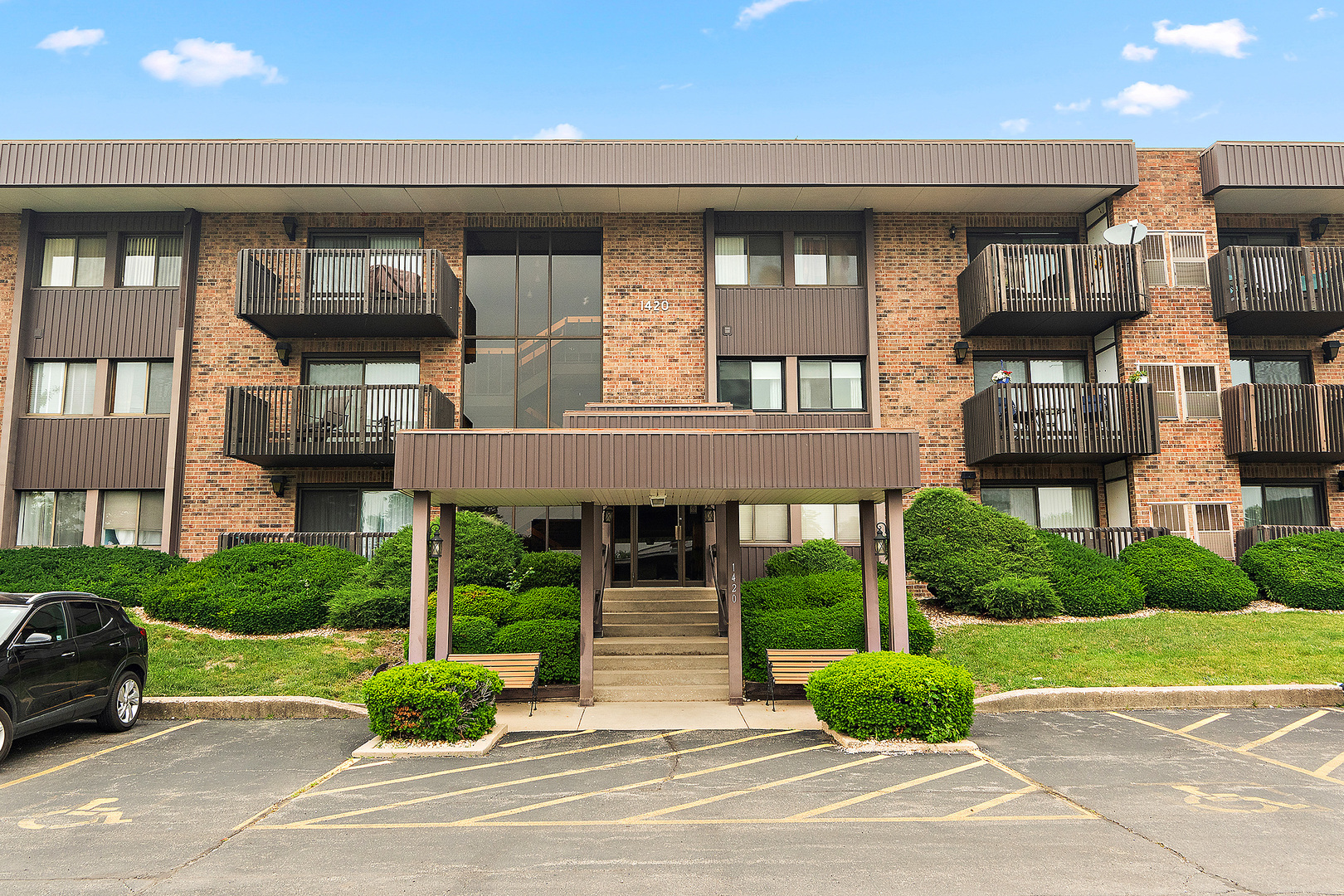 Property Photo:  1420 Woodbridge Road 3C  IL 60436 