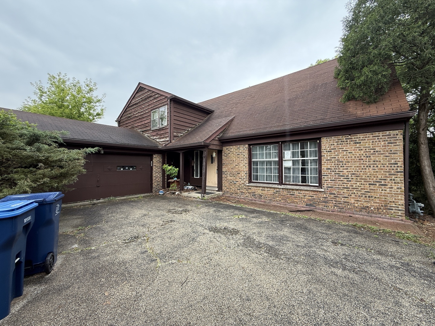 Property Photo: 1940 Cypress Lane IL 60062