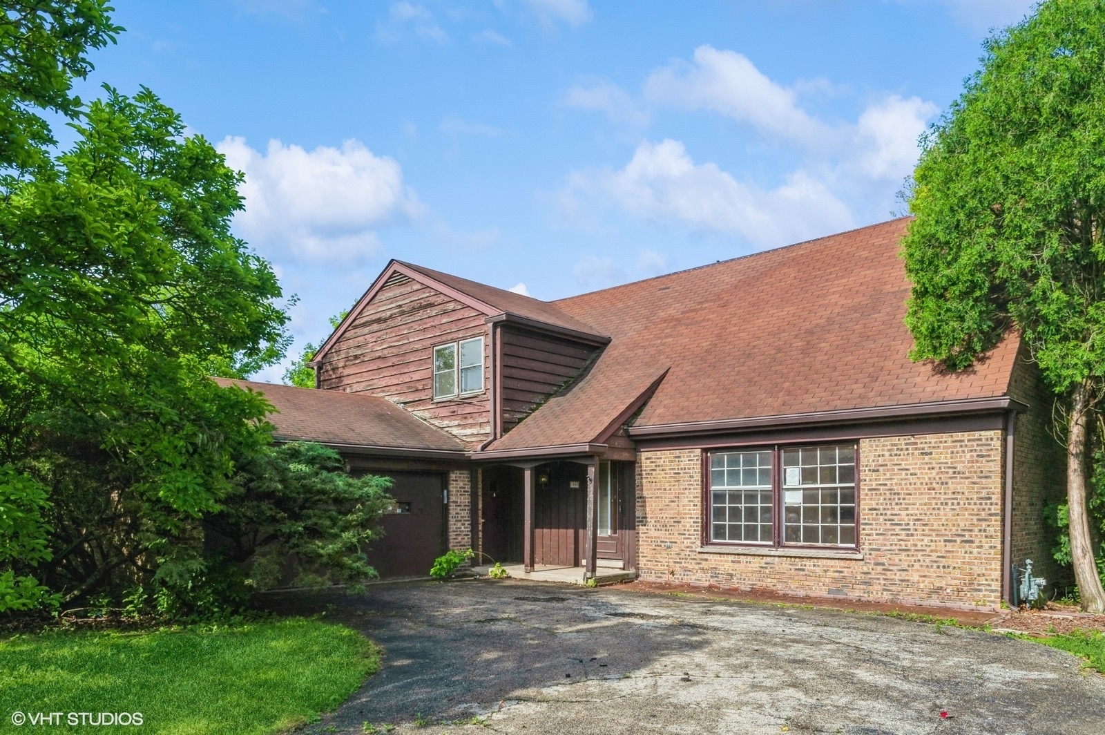Property Photo: 1940 Cypress Lane IL 60062
