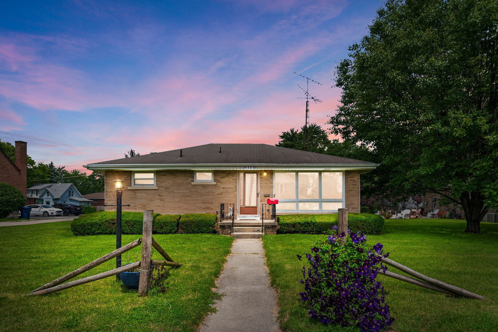 Property Photo: 345 W Jeffery Street IL 60901