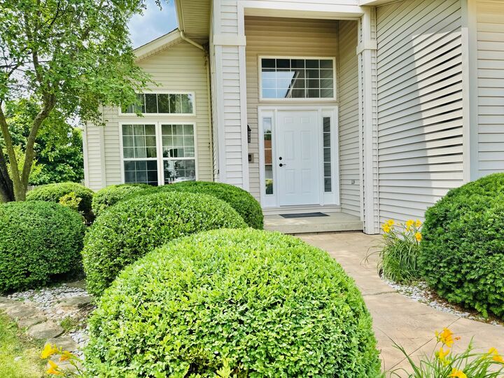 Property Photo:  4007 N Turnberry Drive  IL 61822 