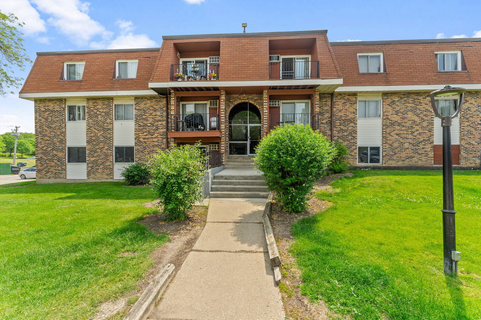 Property Photo: 1195 Meadow Lane 213 IL 60169