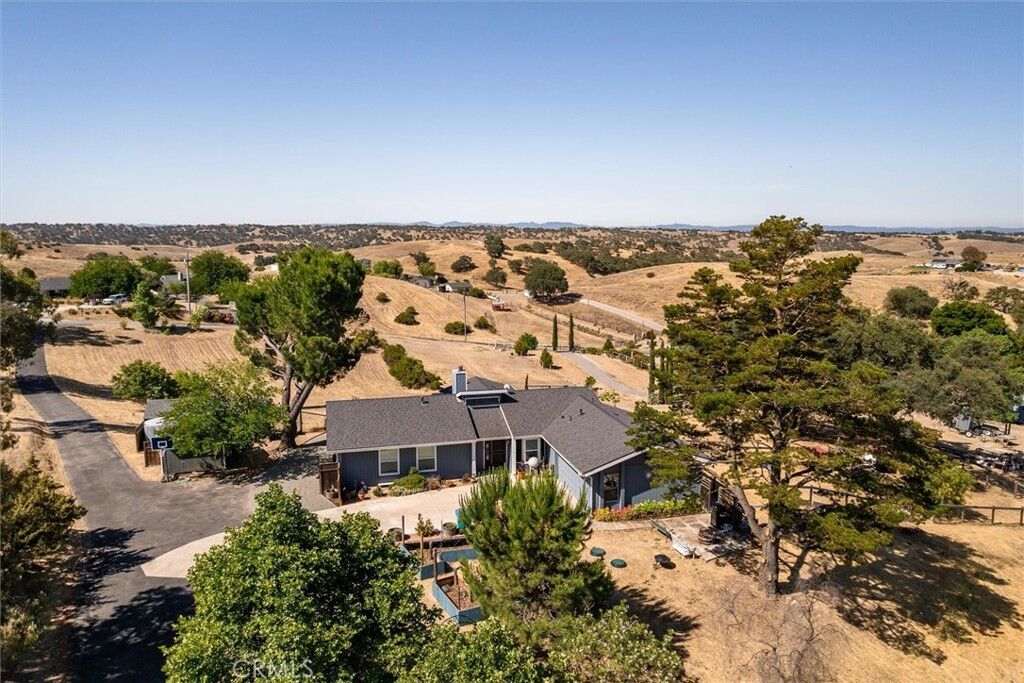 Property Photo:  5175 White Tail Place  CA 93446 