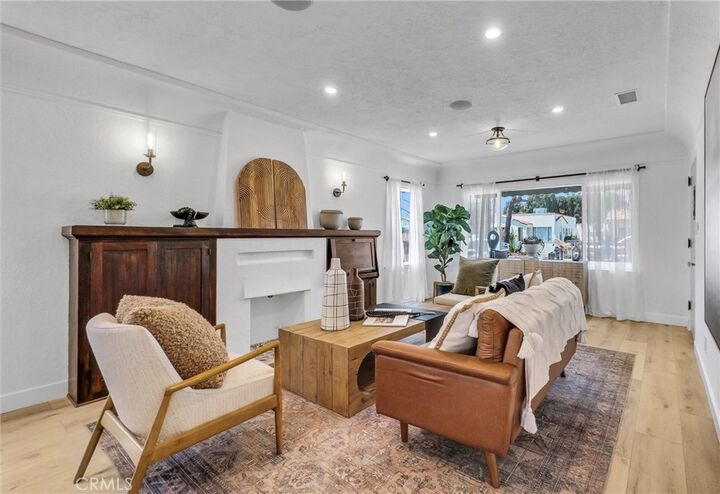Property Photo: 1242 E Poinsettia Street CA 90805