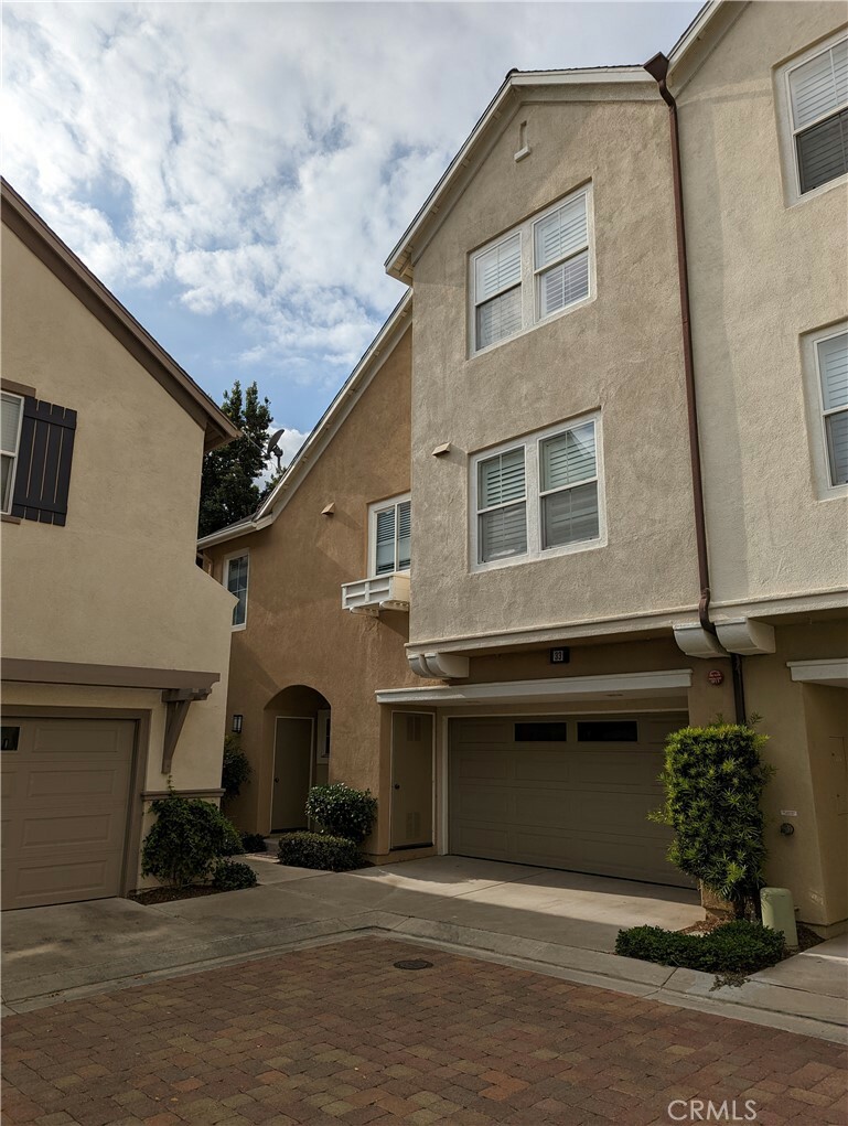 Property Photo: 33 Visalia CA 92602