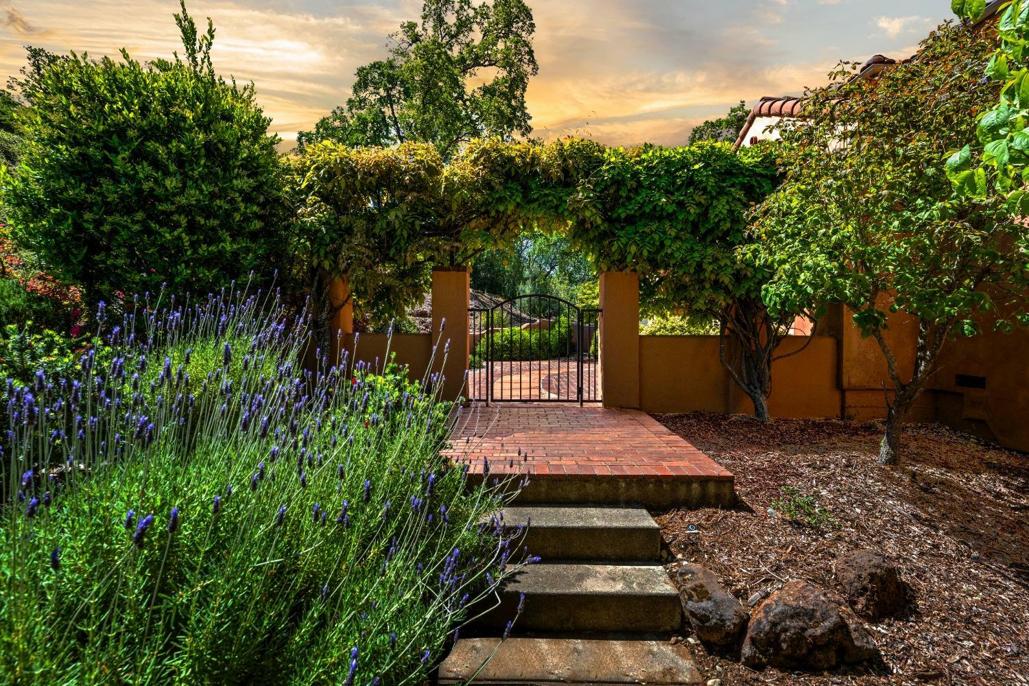 Property Photo: 881 Villa Del Sol CA 95762