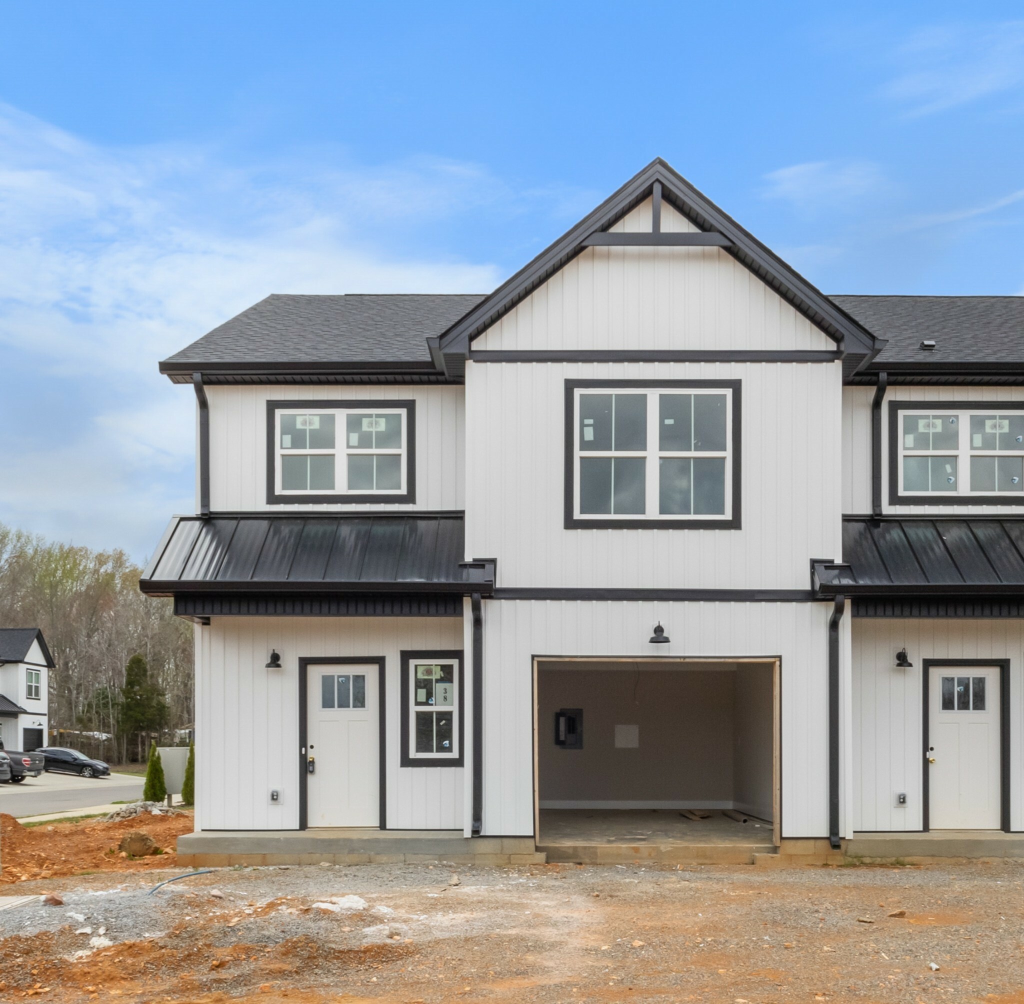 Property Photo: 166 Sango Dr Bldg 5 42 TN 37043