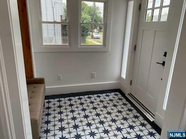 Property Photo:  324 Grant Avenue 2  NJ 07071 