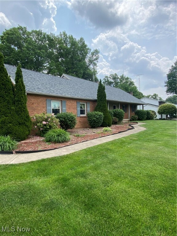 Property Photo:  1308 Powell Avenue  OH 44460 