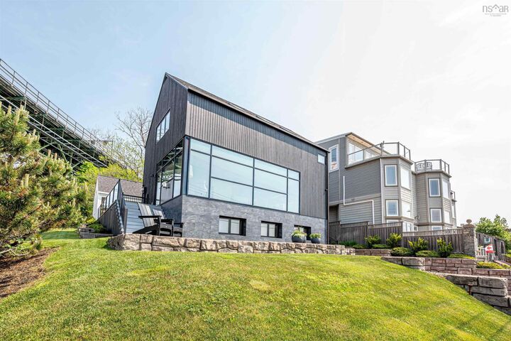 Photo de la propriété: 90 Shore Road NS B4A 1A4