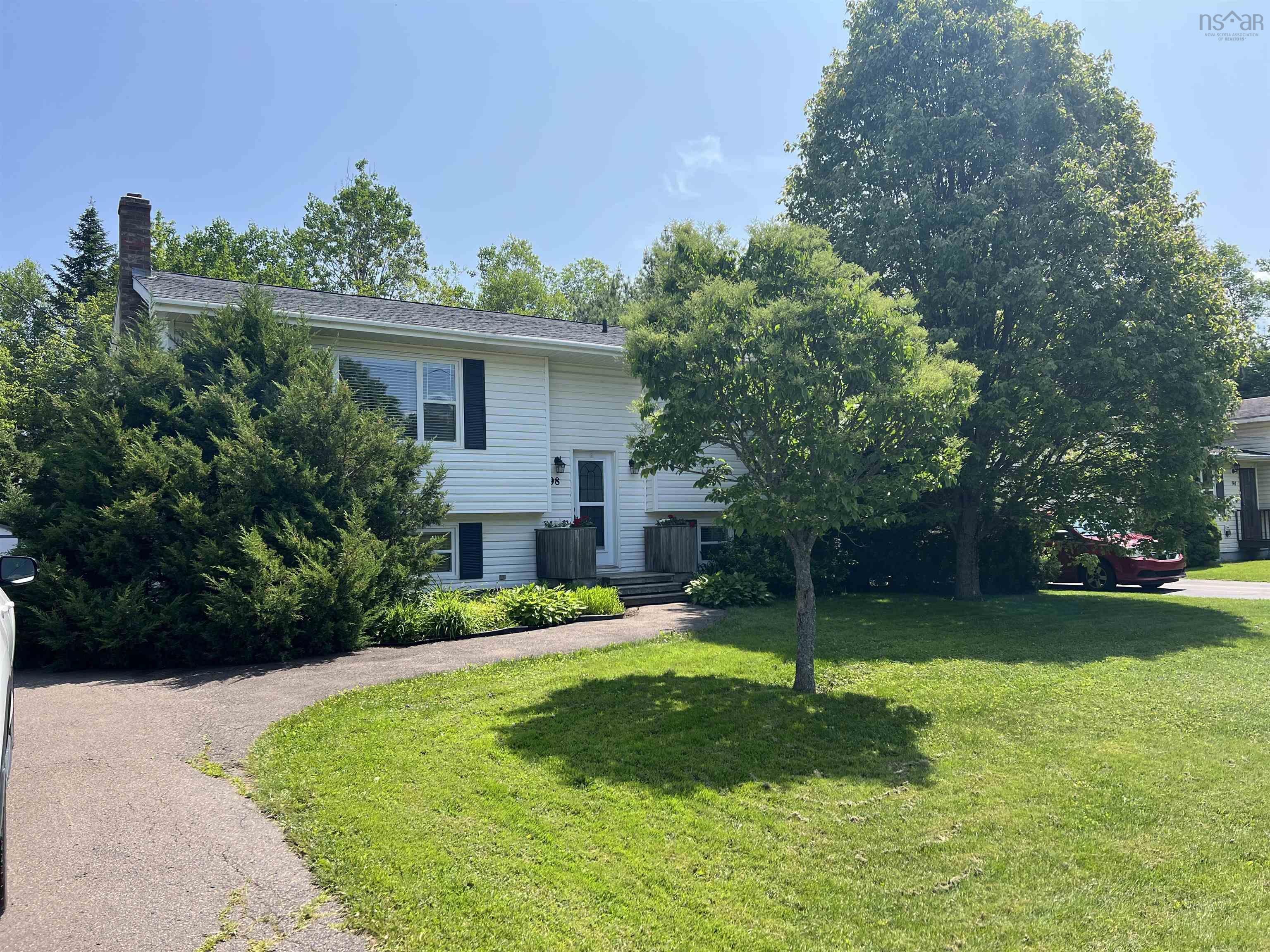 Photo de la propriété: 98 Oakwood Drive NS B6L 1N4