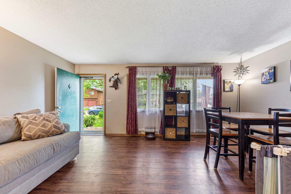 Property Photo: 416 Livingston Court MN 55057