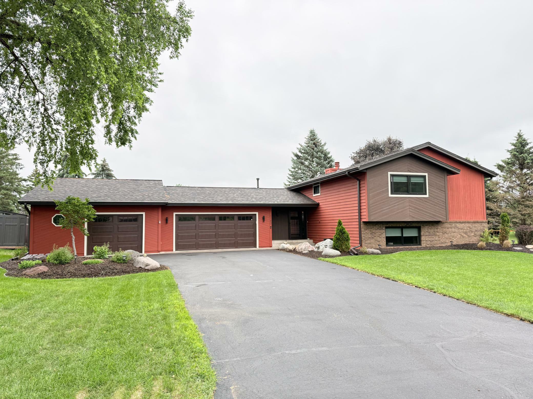 Property Photo: 6180 Bowman Avenue MN 55076