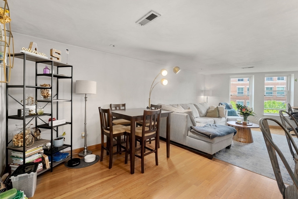 Property Photo: 386 Commercial Street 4E MA 02109