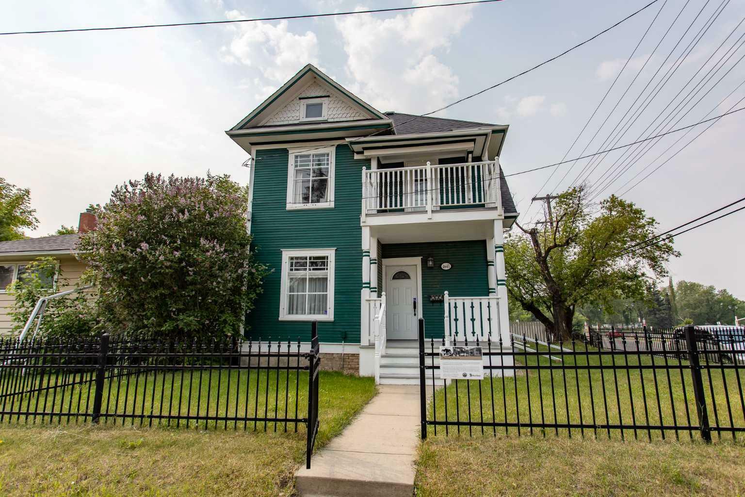 Property Photo: 4641 49 Street AB T4N 1T4