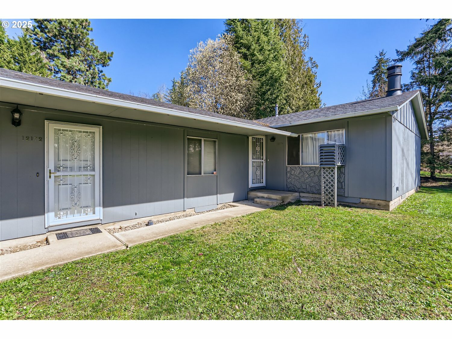 Property Photo:  12172 SE Beckman Ave  OR 97222 