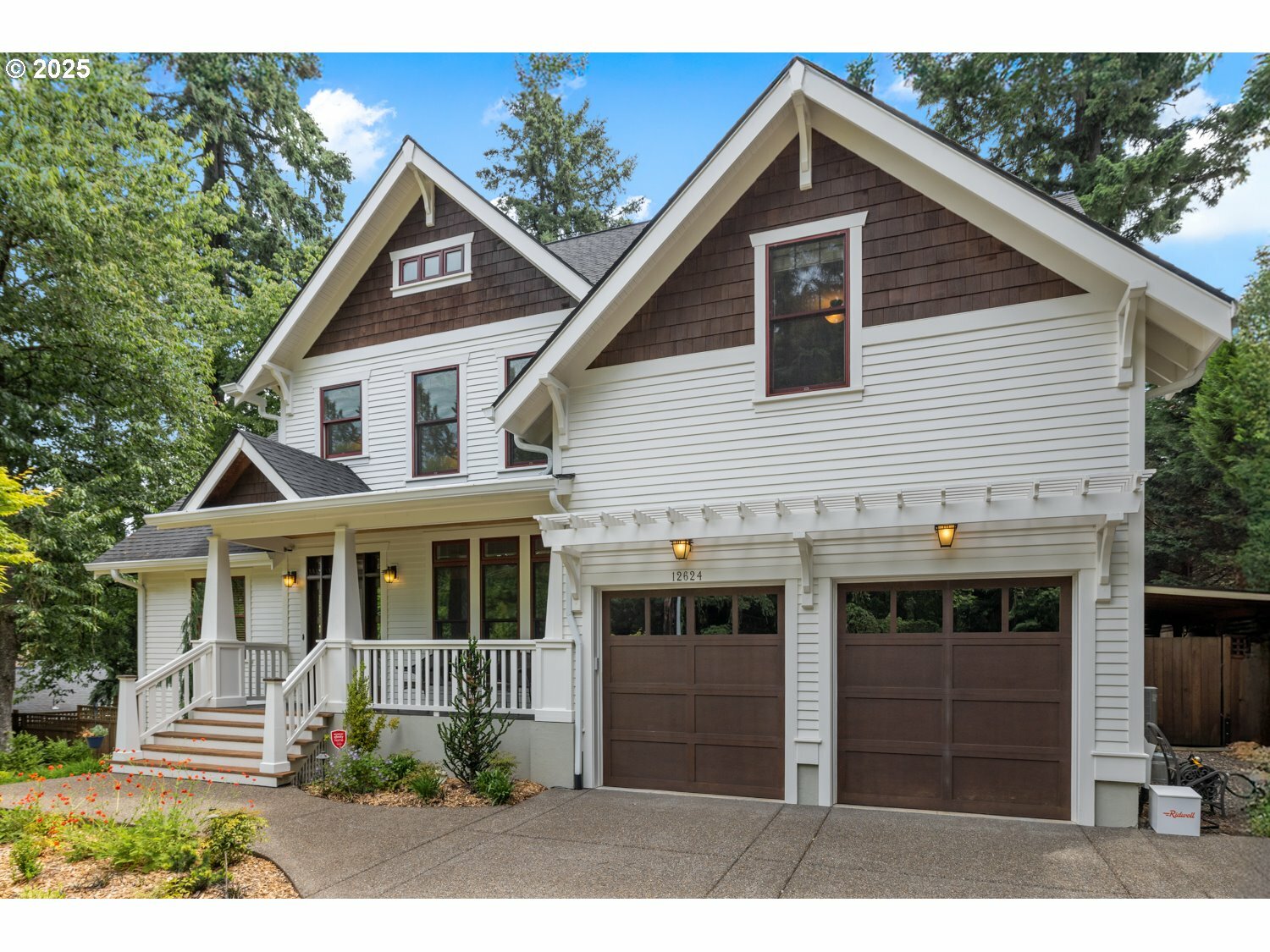 Property Photo:  12624 SW 22nd Ave  OR 97034 