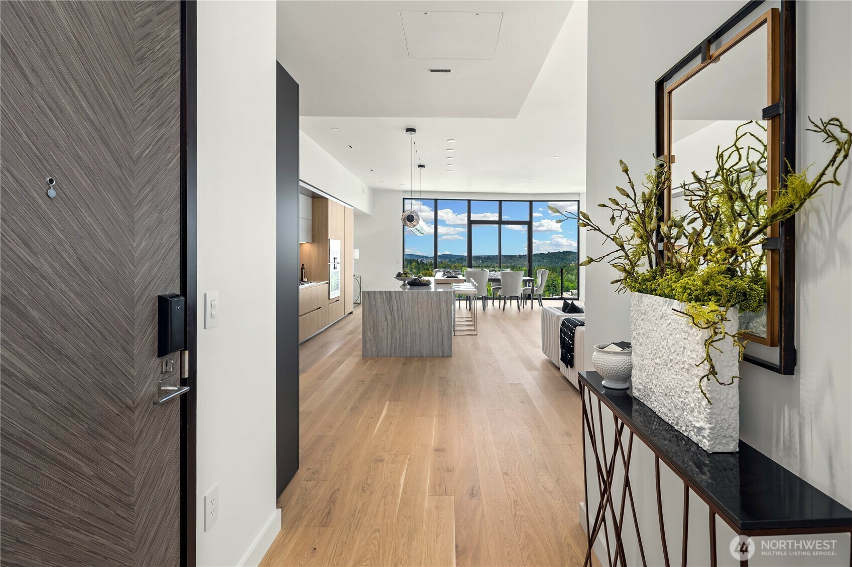 Property Photo: 838 Avenue Square NE 2602 WA 98004