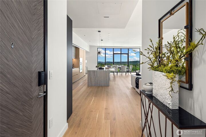 Property Photo: 838 Avenue Square NE 2602 WA 98004