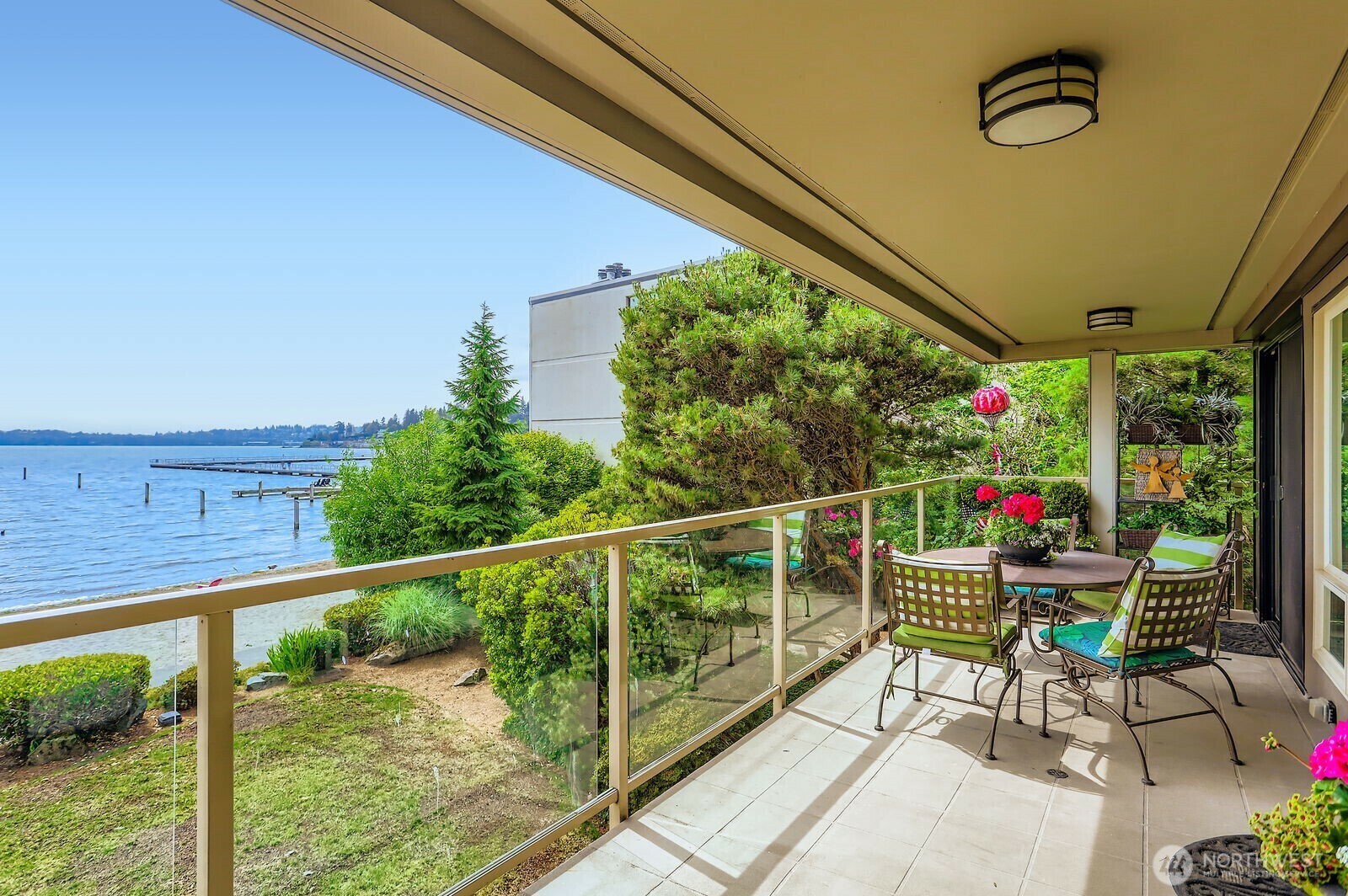 Property Photo: 9727 NE Juanita Drive 201 WA 98034