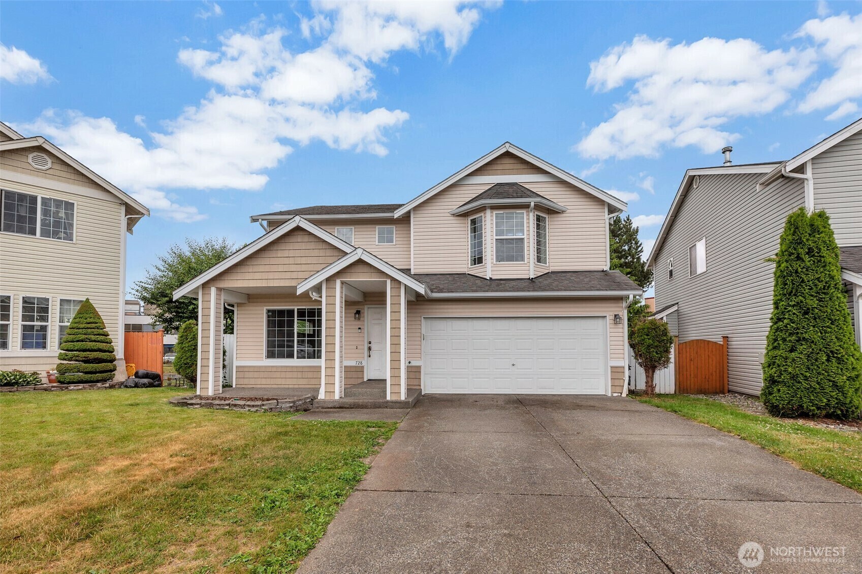 Property Photo: 728 95th Court SE WA 98208