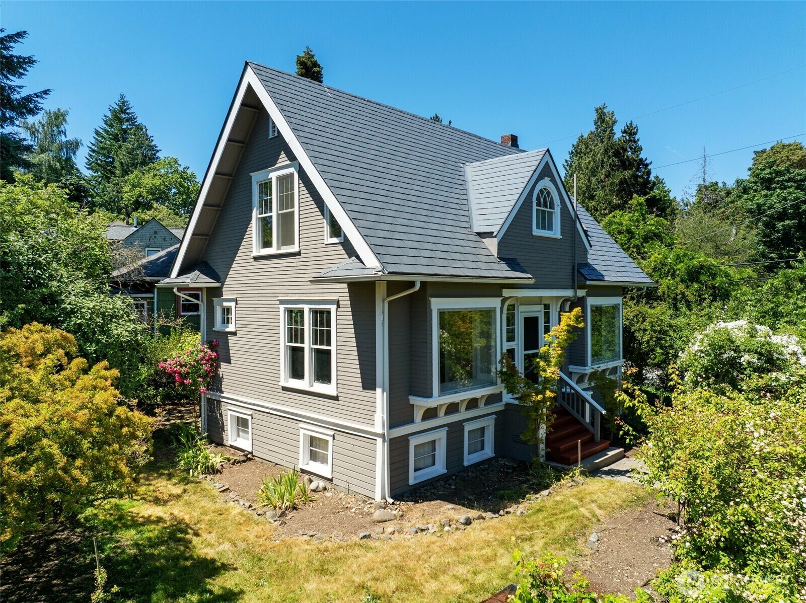 Property Photo: 5643 20th Avenue NE WA 98105