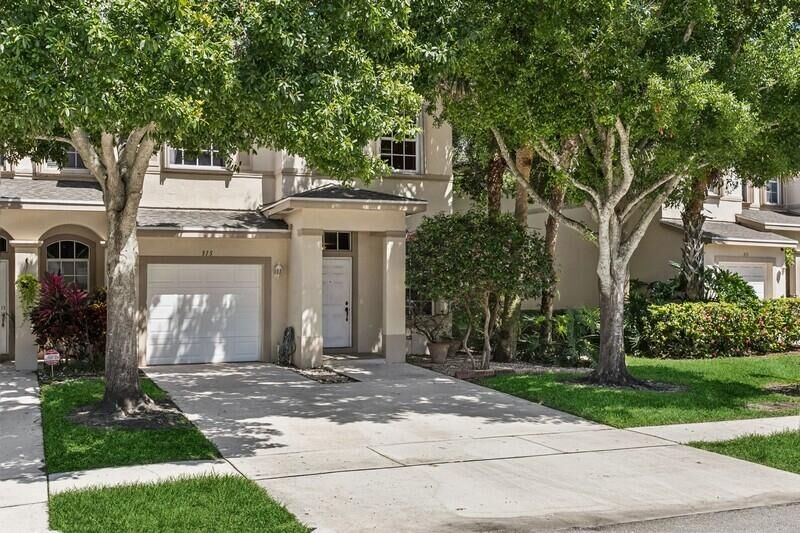 Property Photo: 315 Spruce Street FL 33426