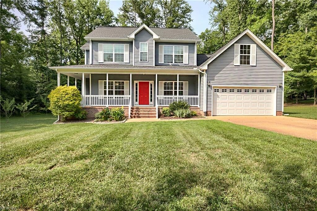 Property Photo: 8619 Thomas Jefferson Way VA 23061