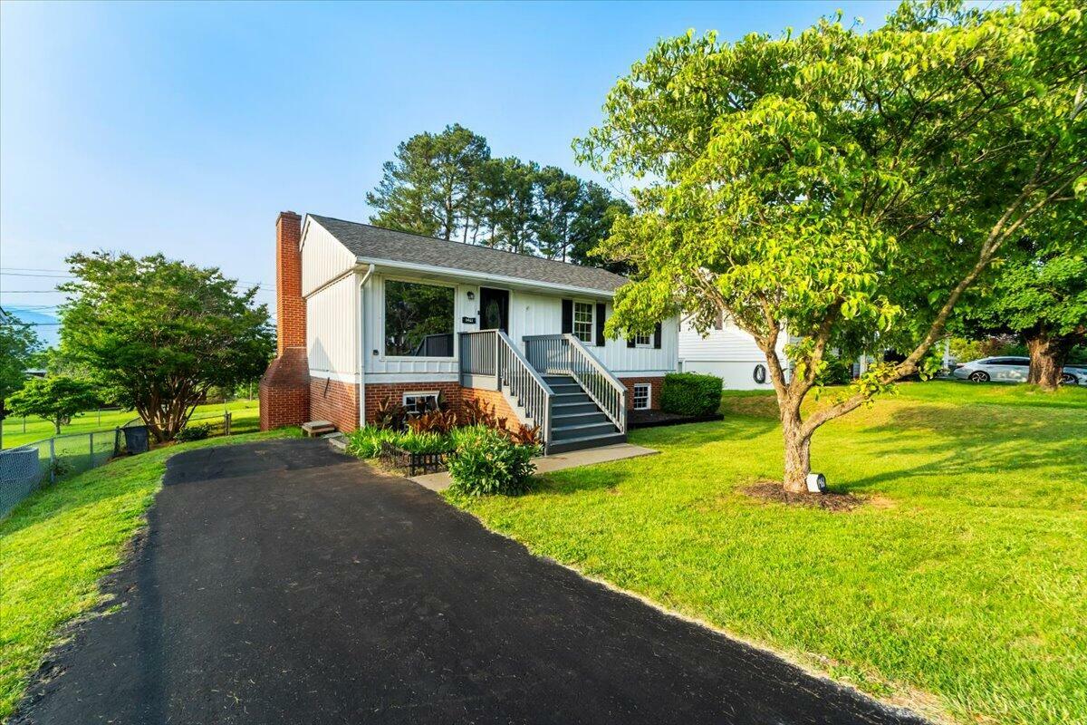 Property Photo:  1461 Antrim St  VA 24153 