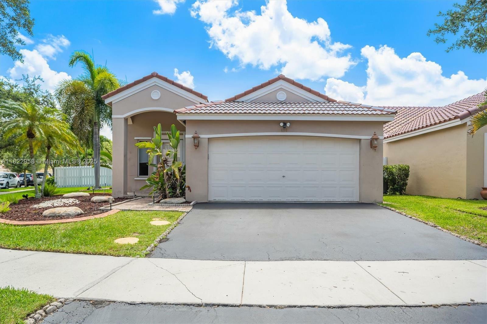 Property Photo: 490 Talavera Rd FL 33326