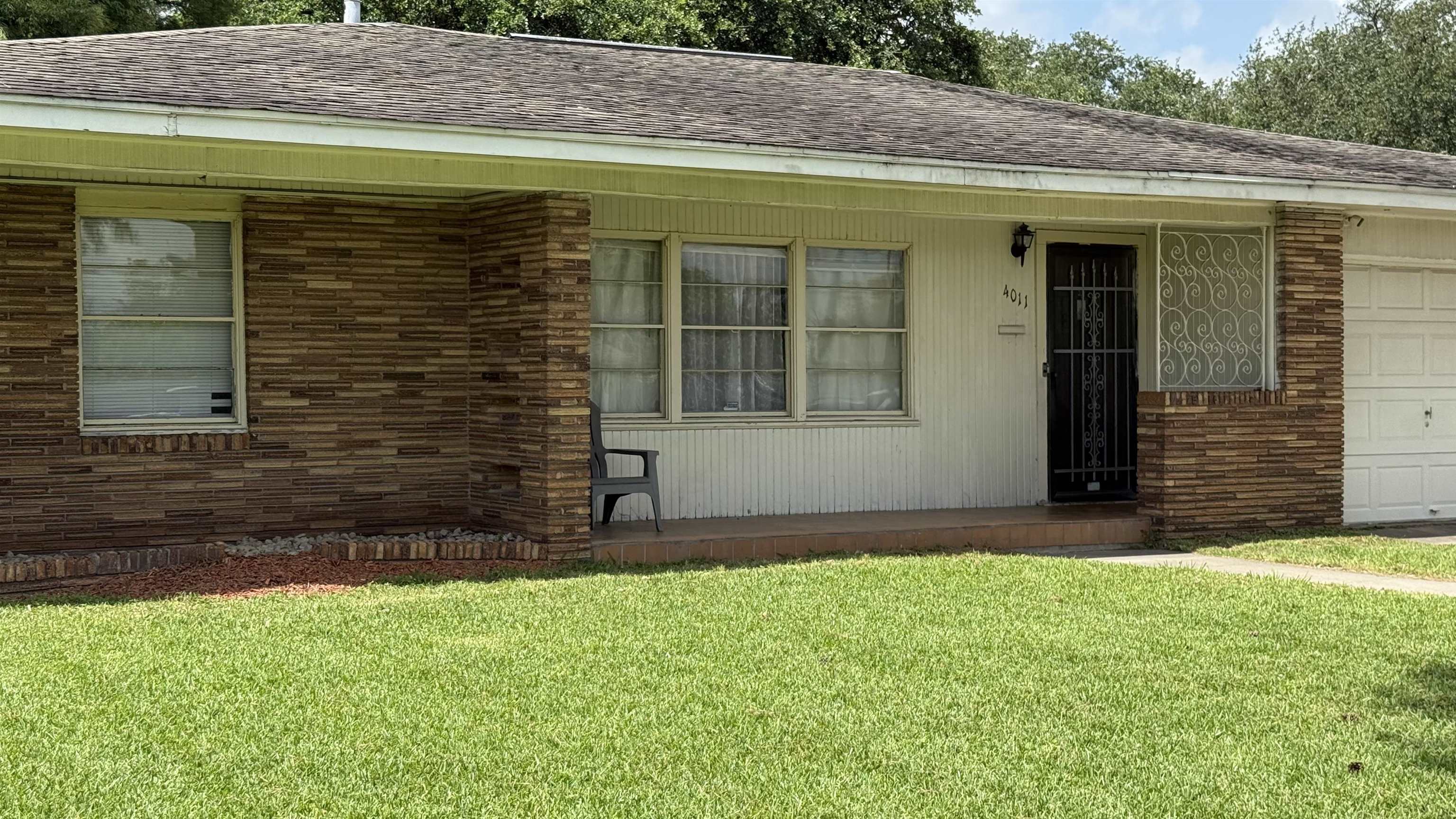 Property Photo: 4011 Everglades TX 77642