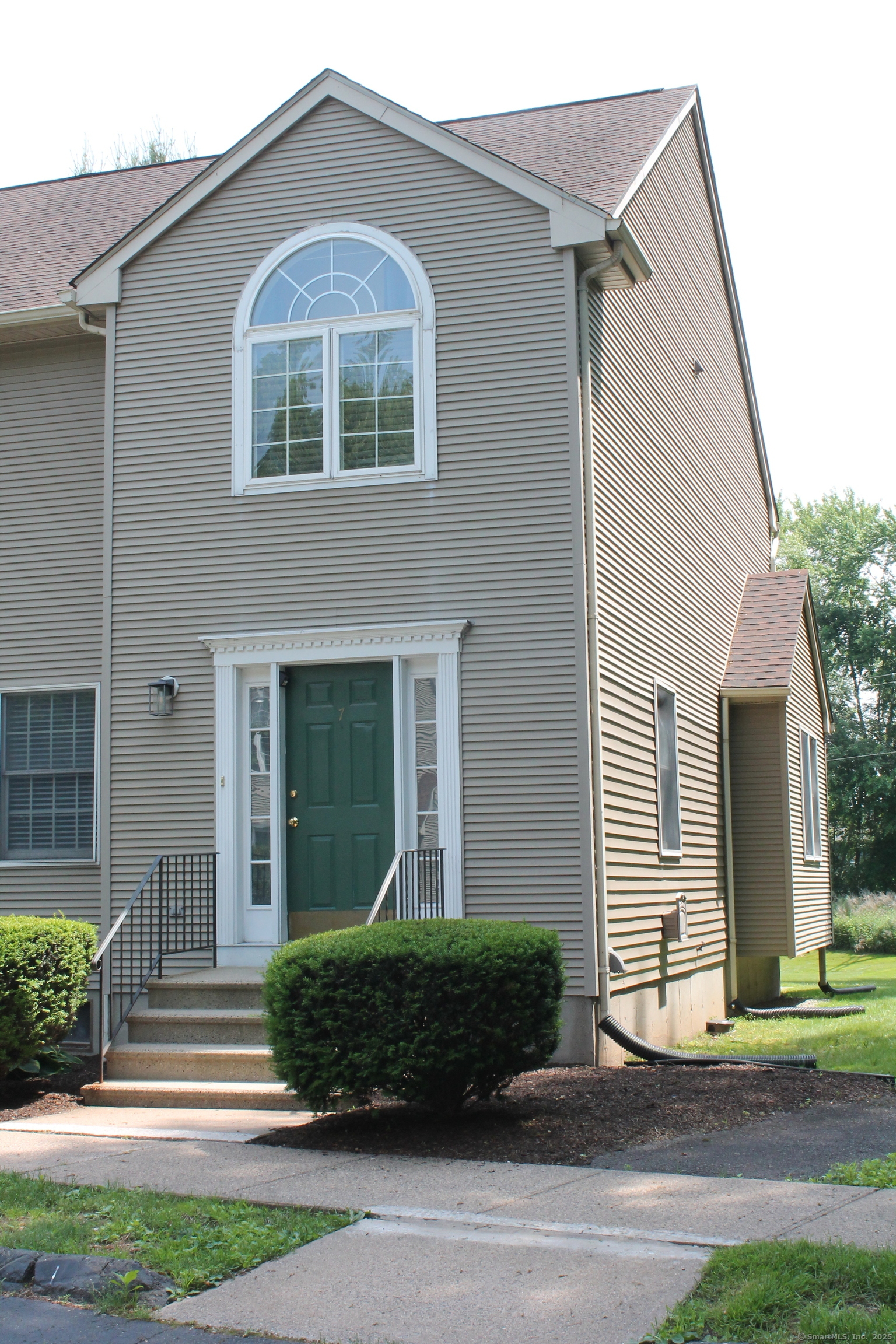 Property Photo: 176 Atwater Street Apt 7 CT 06479