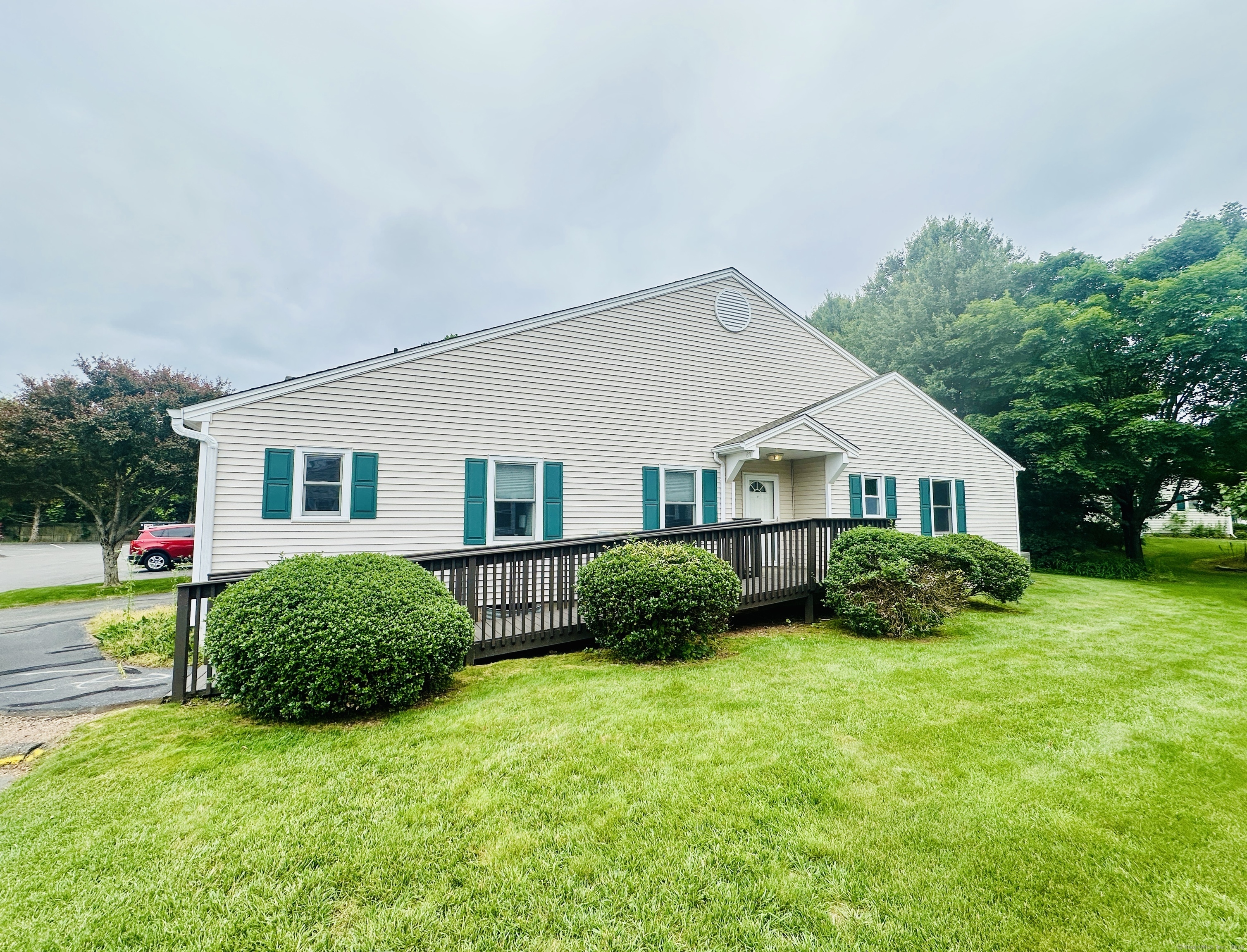 Property Photo:  671 Ledgeview Court 671  CT 06489 