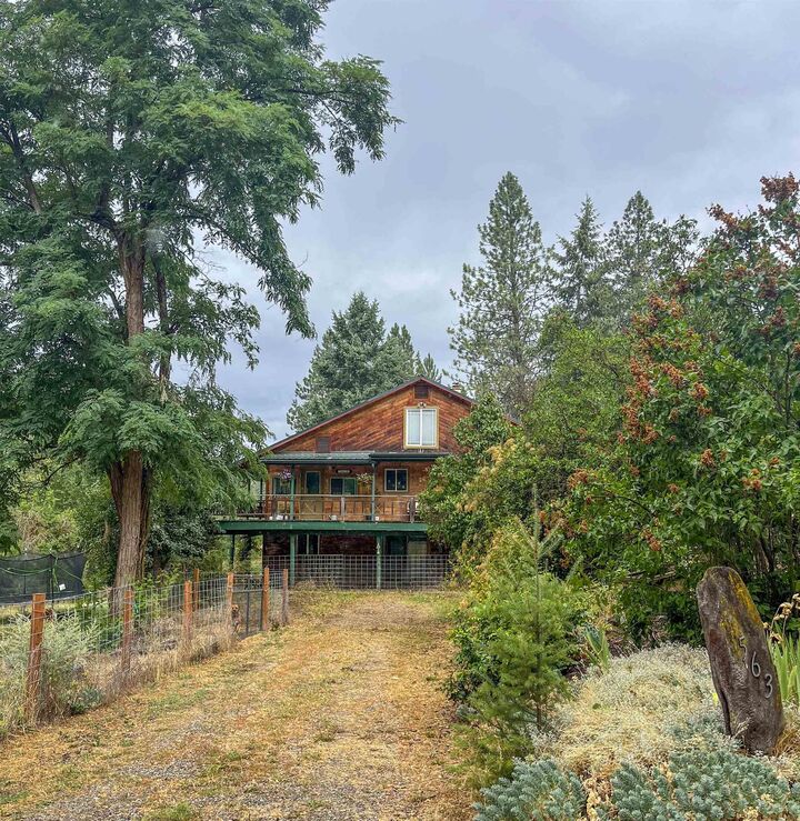 Property Photo:  563 Graham Rd  WA 99114 