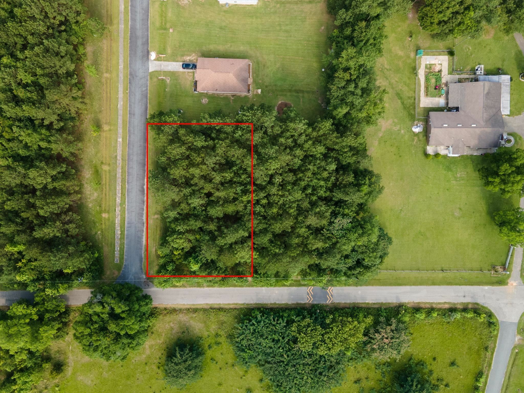 Property Photo: 14 Chesterfield Road FL 32351