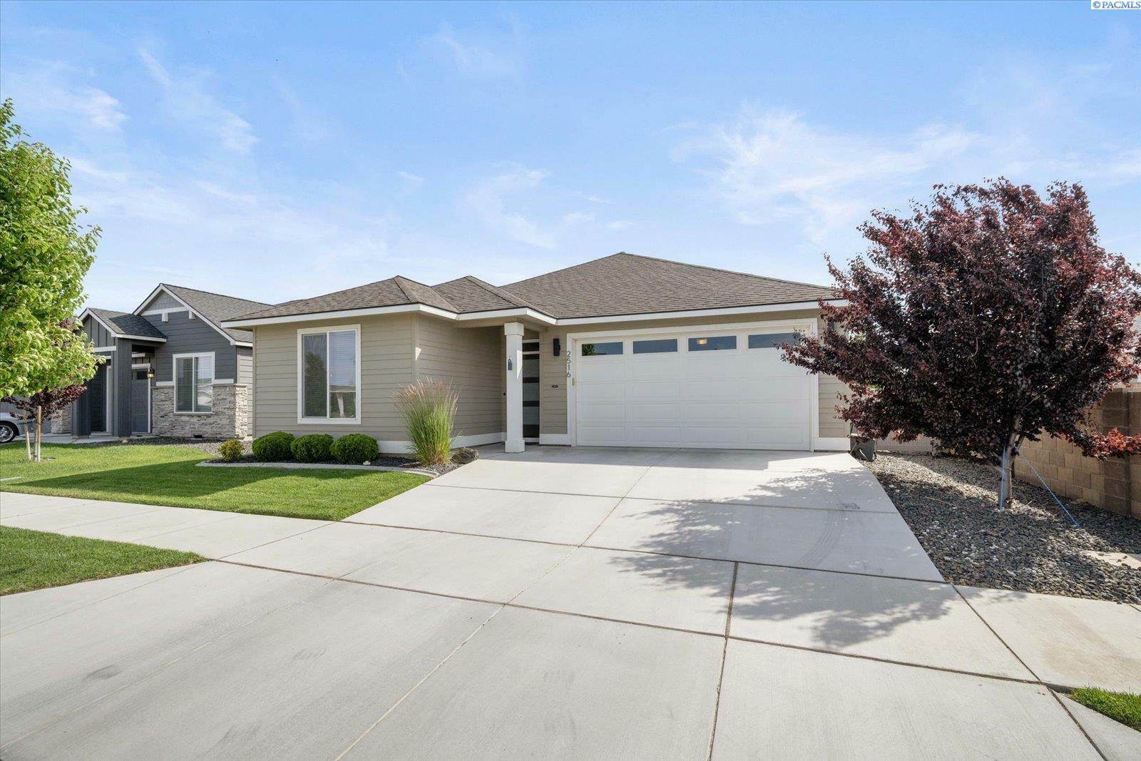 Property Photo: 2516 Morris Avenue WA 99352