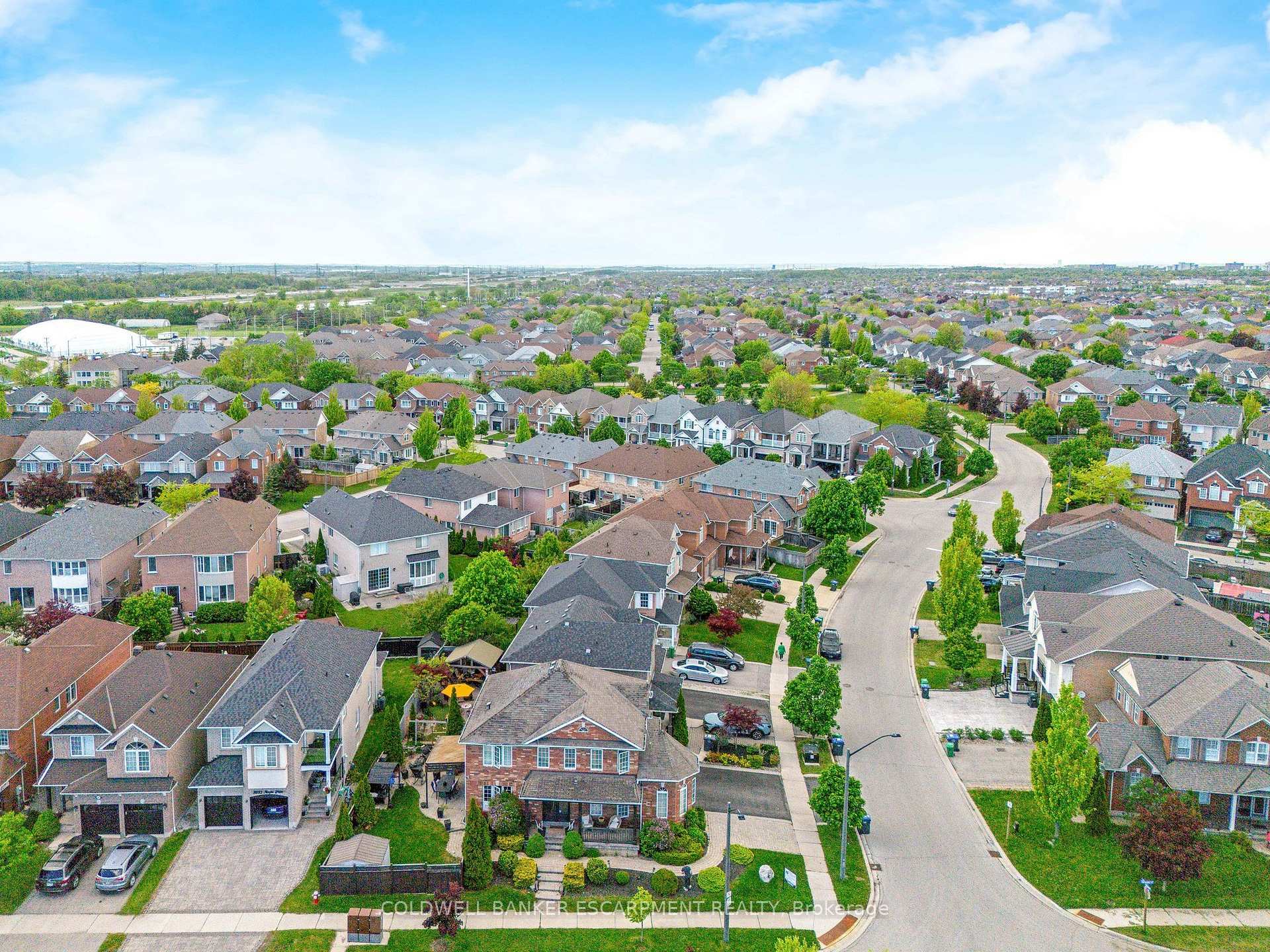 Property Photo: 3927 Mayla Drive ON L5M 7Y9