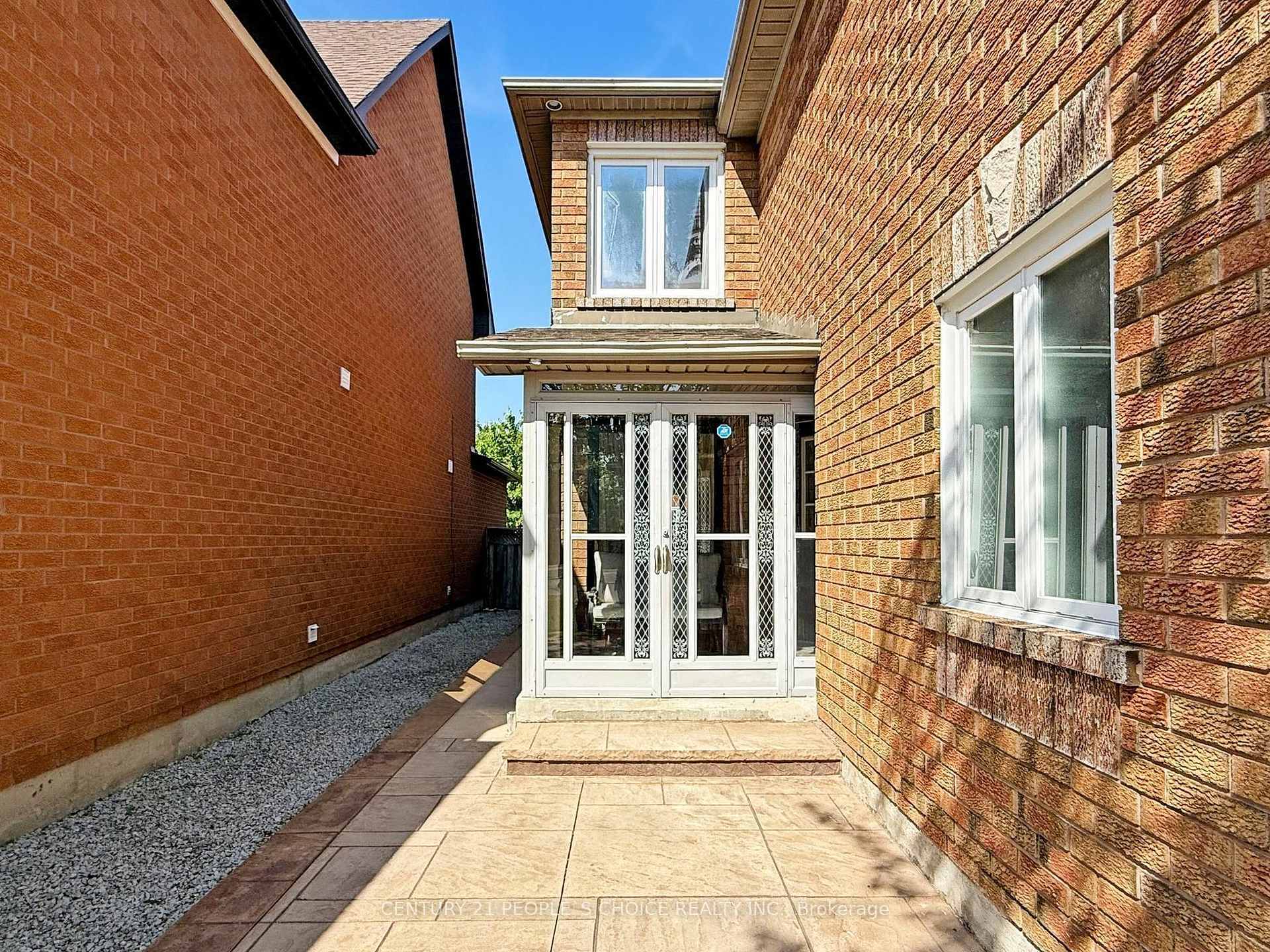 Property Photo: 5731 Mersey Street ON L5V 1V7