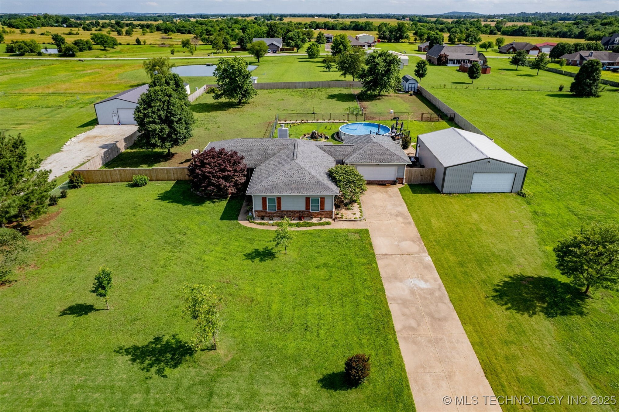 Property Photo: 20672 E Kambrie Street OK 74036